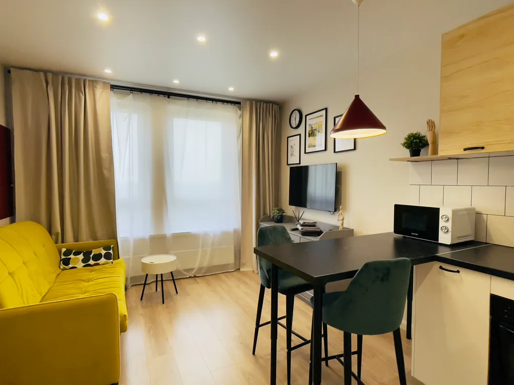 Прекрасная стильная студия