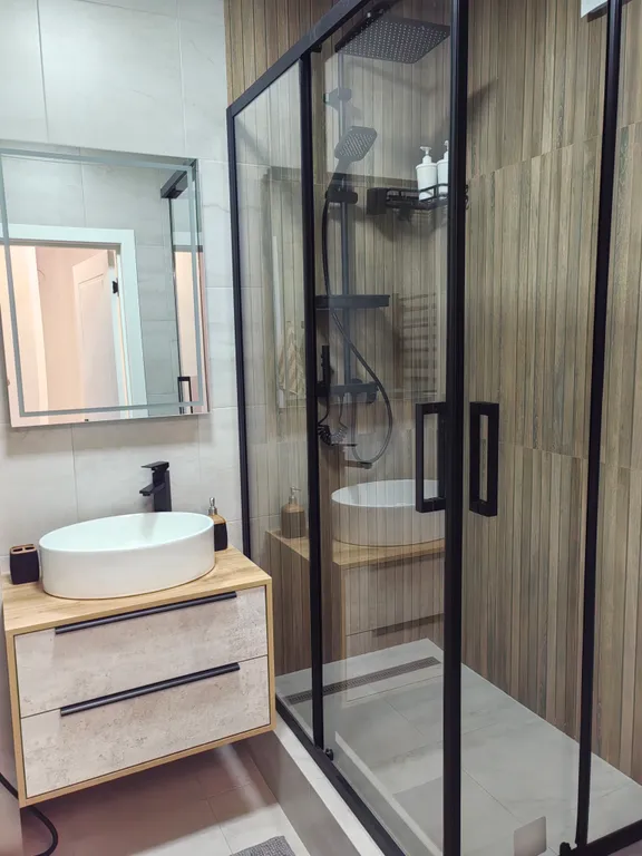 Двухкомнатная студия на берегу реки Обь