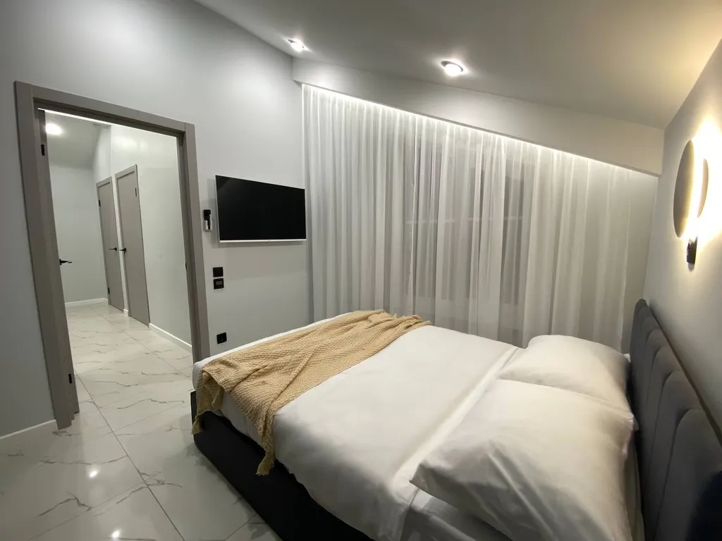 Коттедж Современный большой дом дуплекс с баней — Новоселье