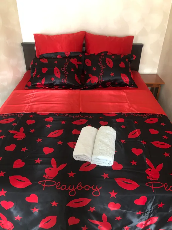 Адам и Ева, отличная квартира для хороших людей