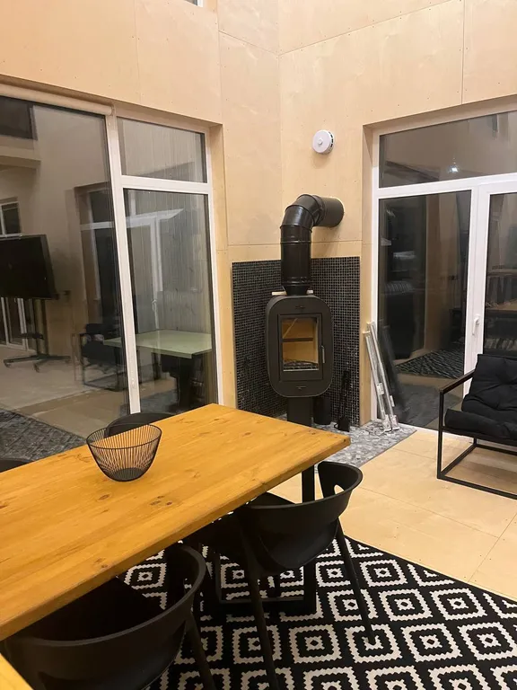 Барнхаус на берегу реки Кундыш