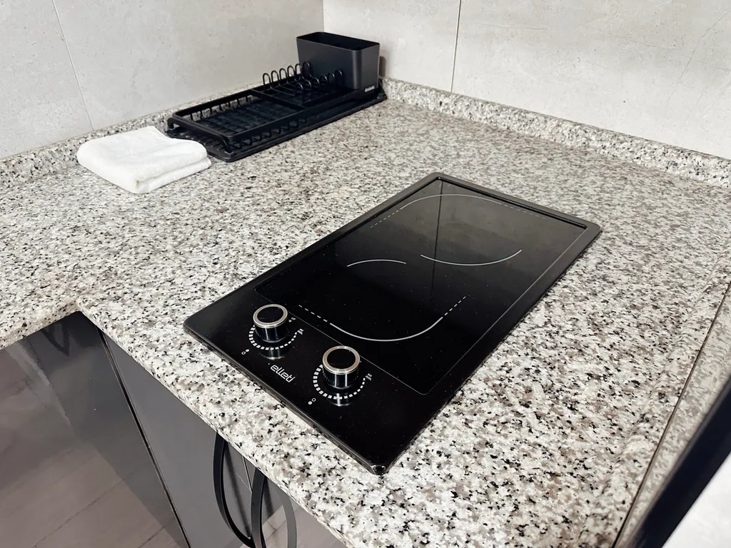 Апартаменты с отдельной спальней на берегу моря