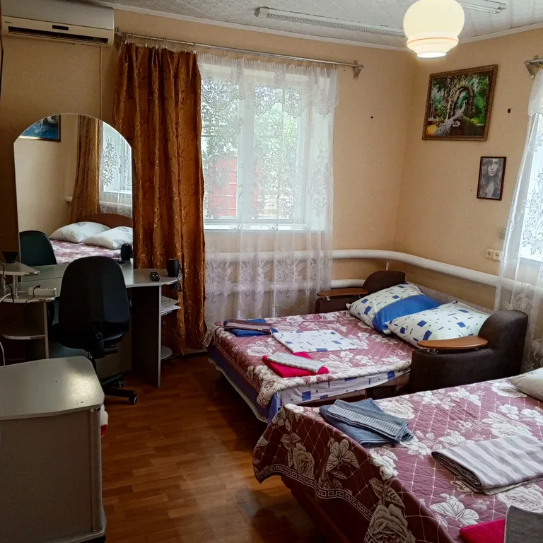 Гостевой домик Смайлик, по пути на море, р-н парка Лога