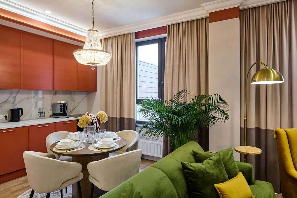 Уникальные яркие дизайнерские апартаменты