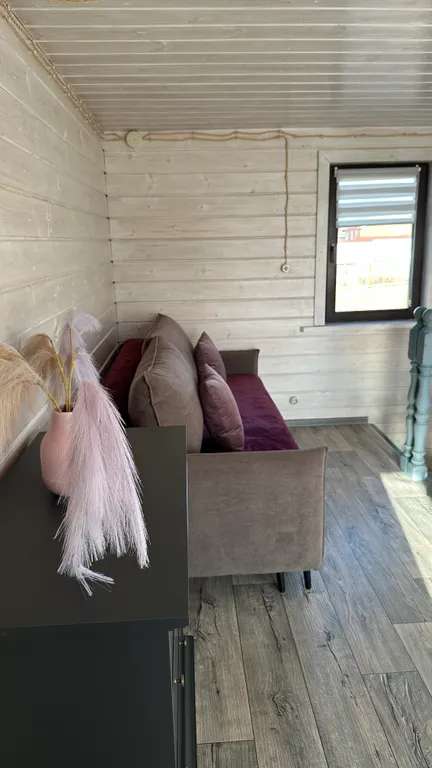 Благоустроенный дом на индивидуальной территории с видом на Байкал