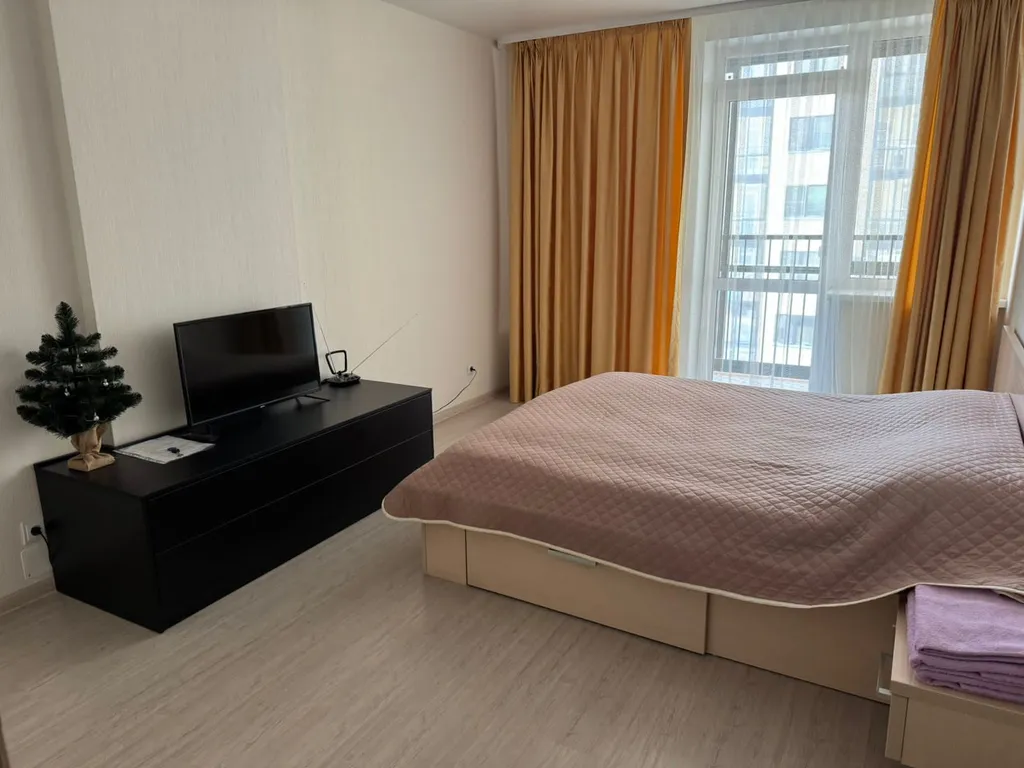 Уютная квартира в центре города напротив музея УГМК — аренда посуточно в Верхняя Пышма