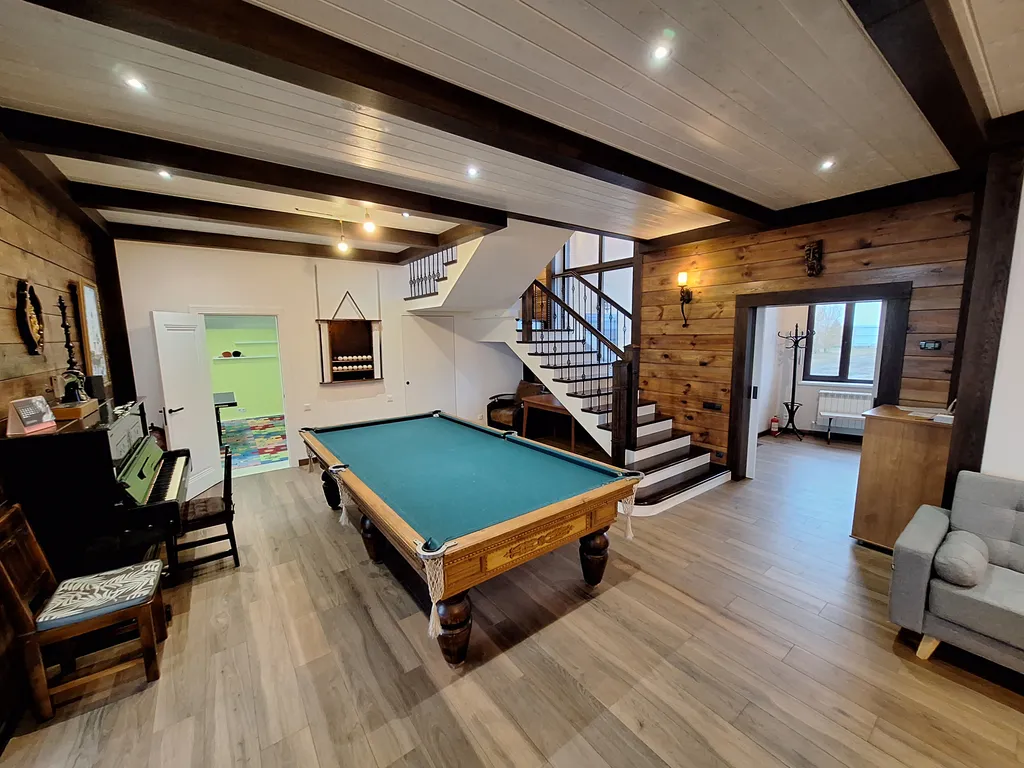 Дом на Набережной