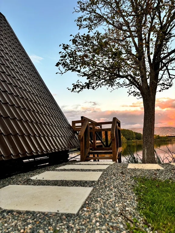 Домик на озере А-Фрейм 2