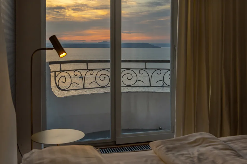 Семейная квартира на первой линии на главной набережной города