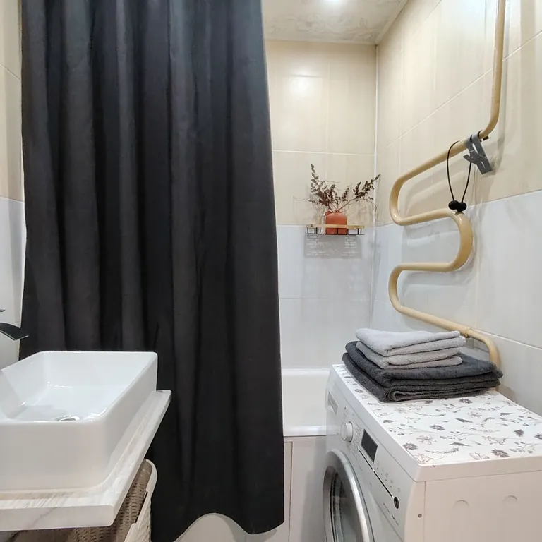 Квартира Квартира в сердце Нефтяников — Омск