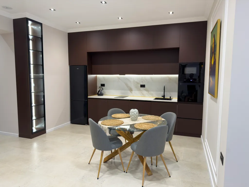 Monna Lisa Apartment on 28 may