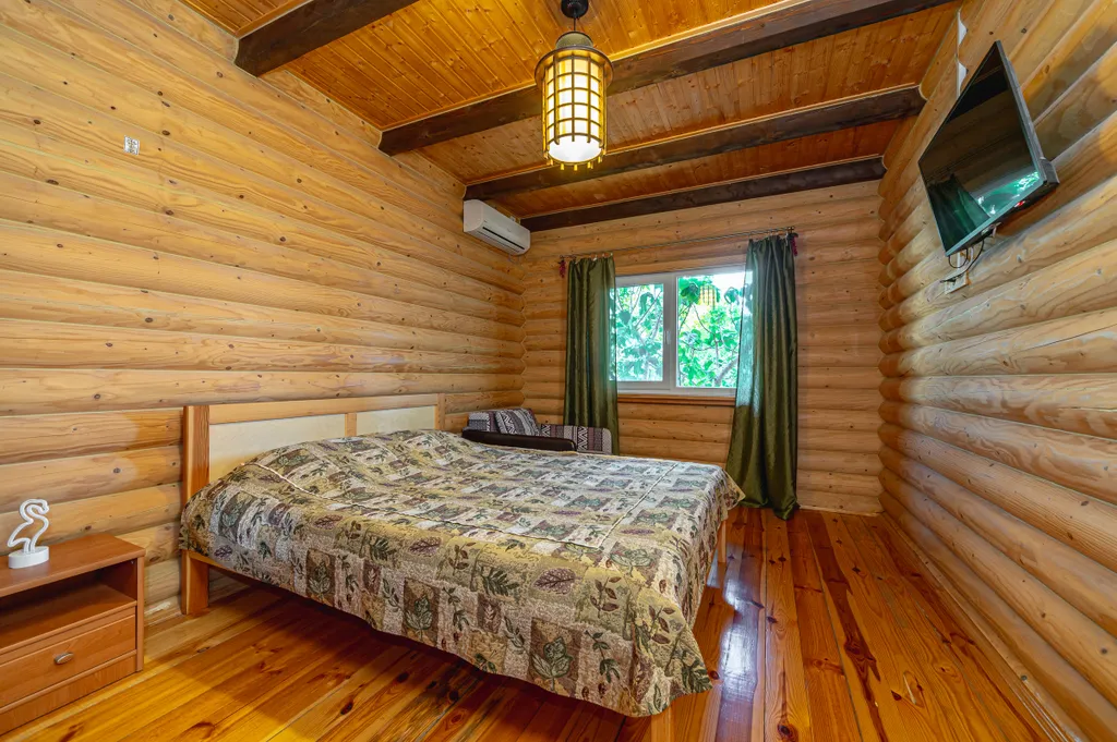 Коттедж Этаж деревянного сруба — аренда посуточно в Кореиз