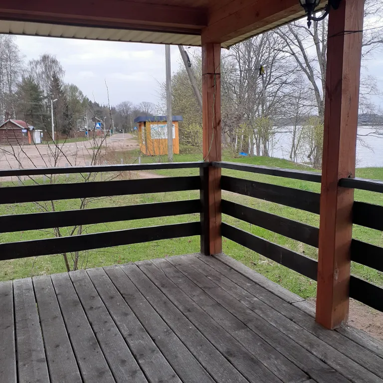 Романтичный домик  для двоих на берегу озера Селигер 24м2