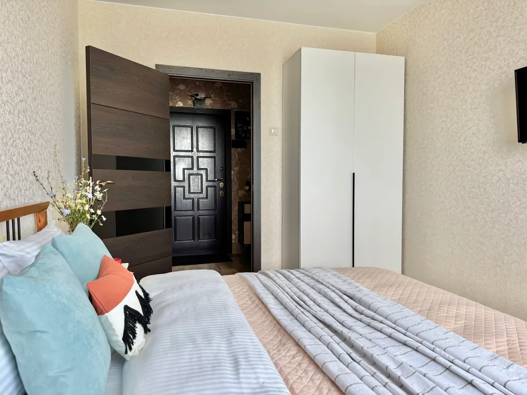 Семейная ретро квартира с видом на лес