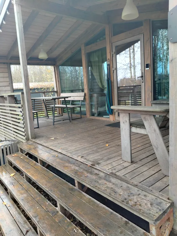 Дом с березами