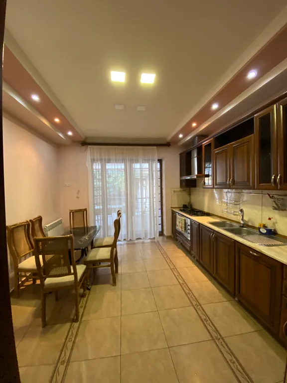 Большой дом с 5-ю спальнями