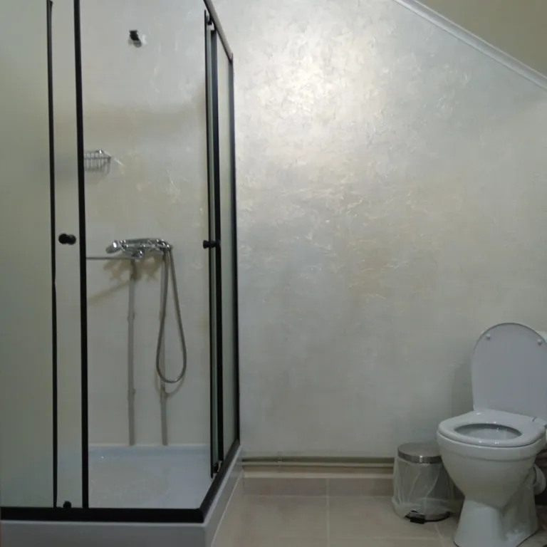 Уютный дом в частном секторе с парковой ваших машин