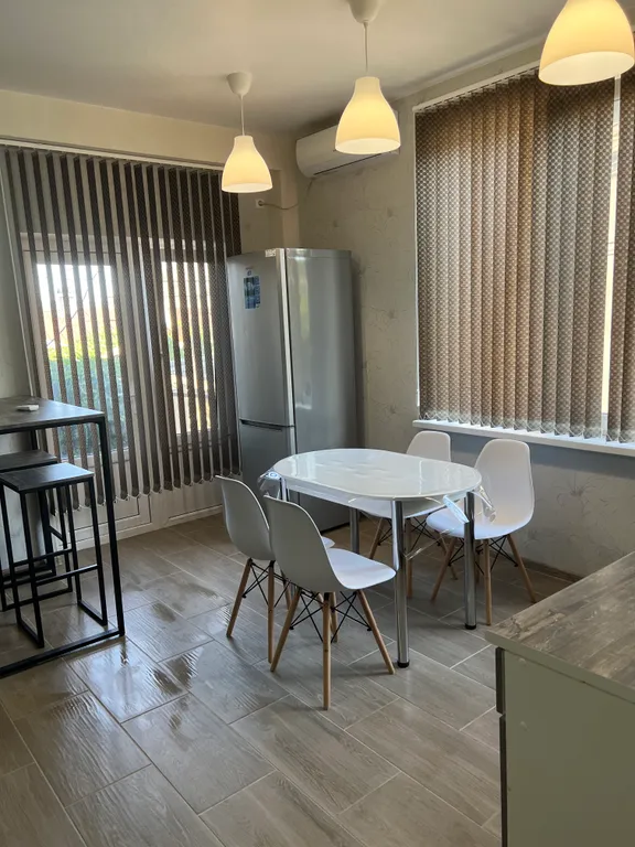 Этаж под ключ двухкомнатный с отдельным входом со своей терассой