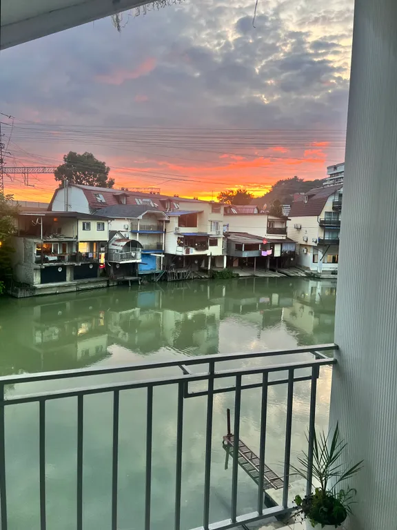 Эллинг у моря