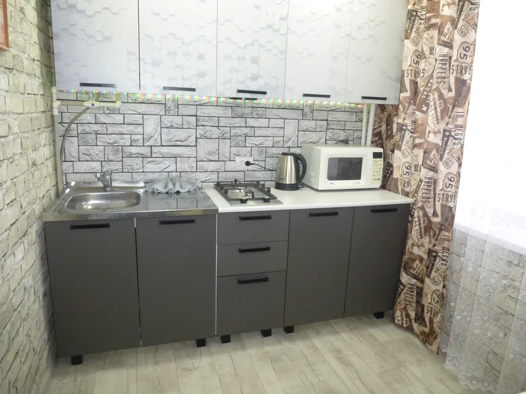 Чистая, уютная, после капитального ремонта 2-комнатная квартира