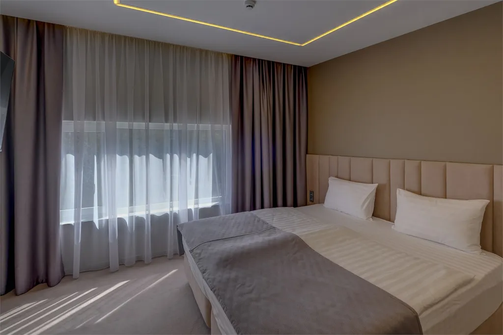 Двухместный номер комфорт с одной общей кроватью