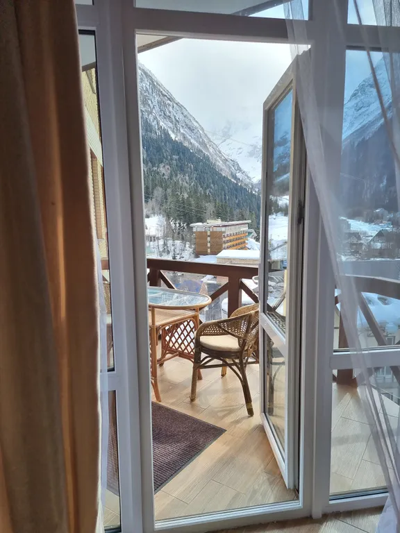 Апартамент в центре рядом с подъемником с балконом