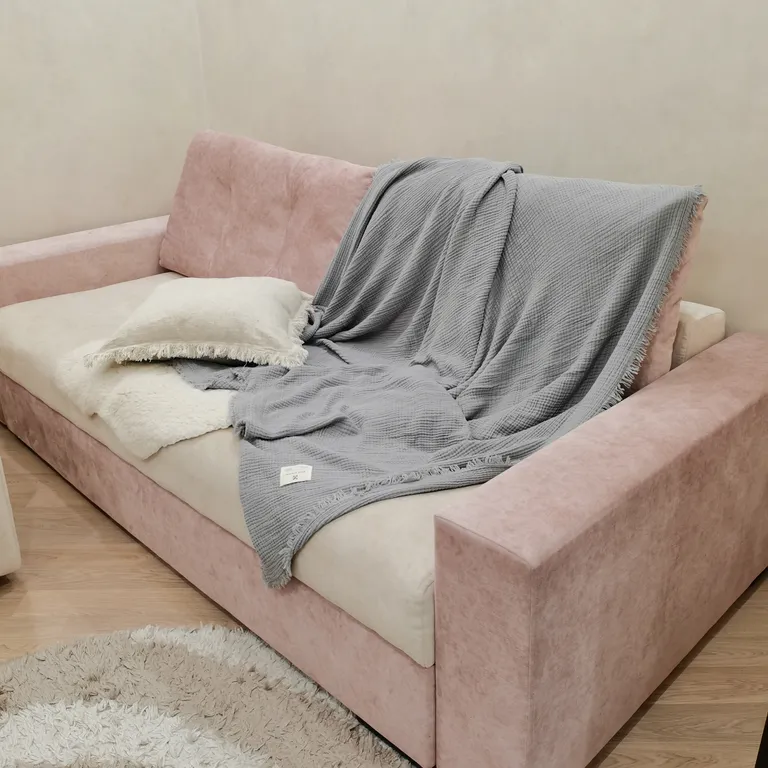 Центр города, уютная квартира в новом доме, лифт, парковочное место.