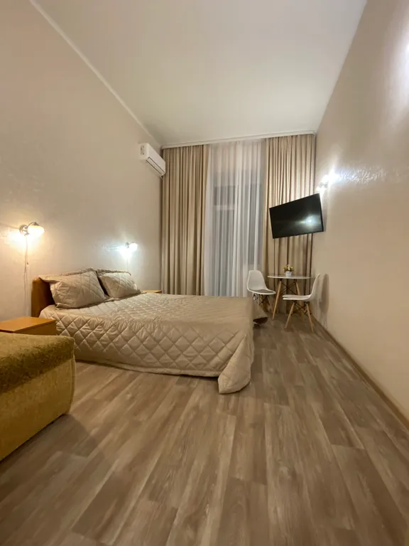 Уютная, просторная квартира — аренда посуточно в Керчь