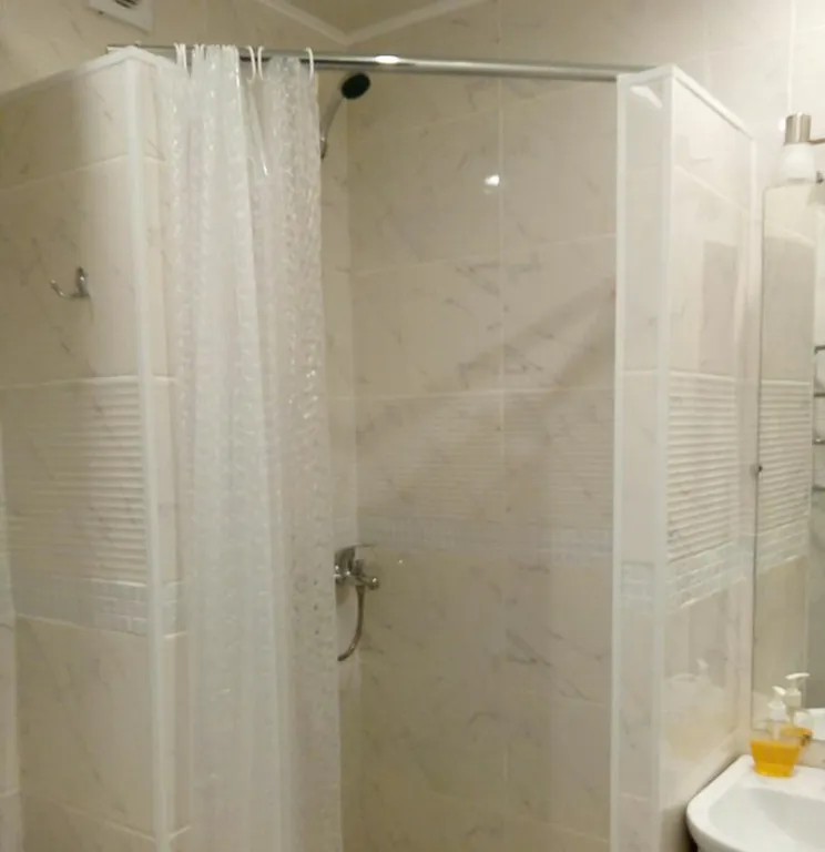 Комфортная двухкомнатная квартира в центре Севастополя