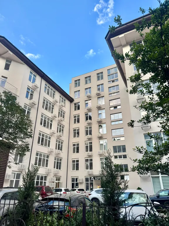 Апартамент с балконом в центре Ялты