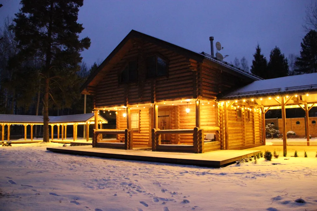 Новогодний дом в лесу