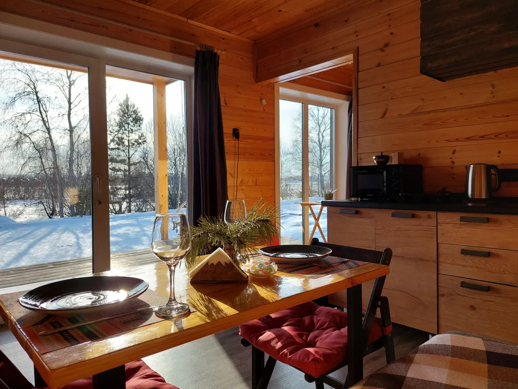 Уютный домик с сауной на берегу Ангары рядом с городом