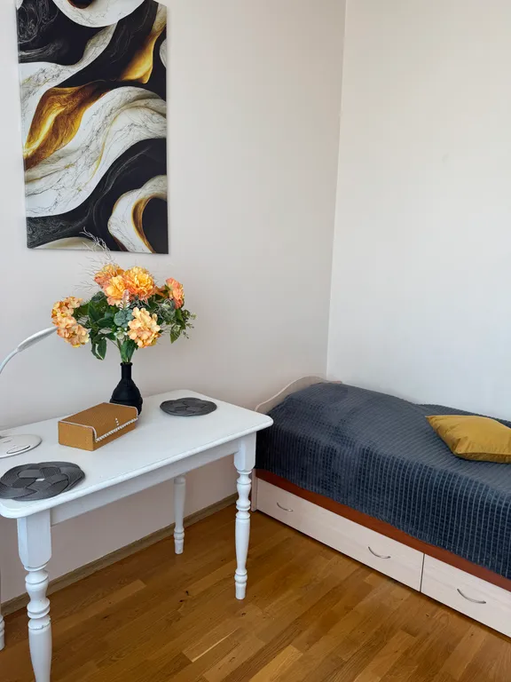 Красивая трёхкомнатная квартира в центре с видом на площадь