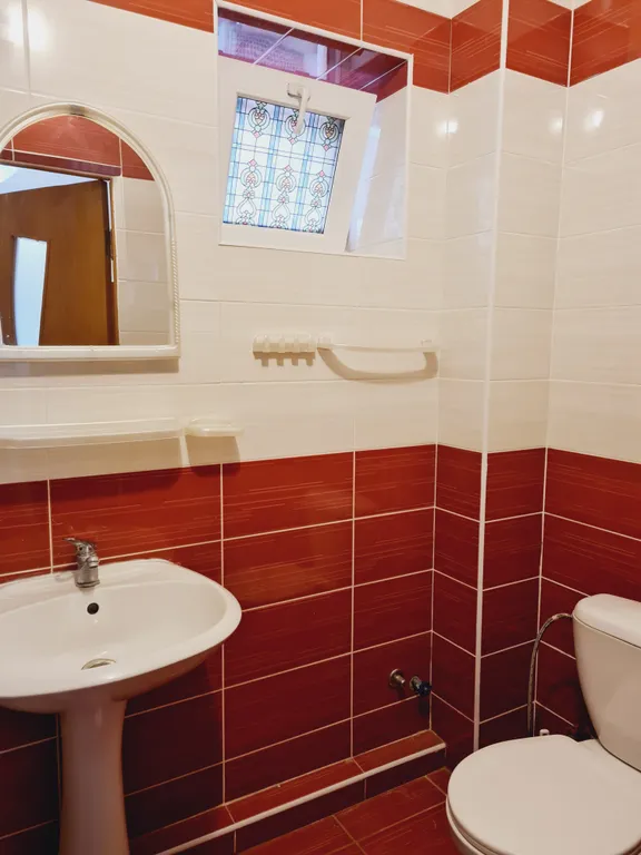 Двухместный стандарт с двуспальной и с двумя односпальными кроватями