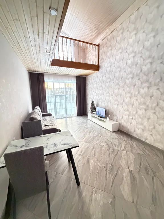 Новый уютный дом в тихом месте