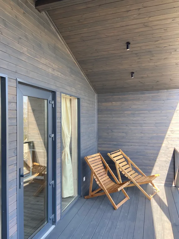 Дом на берегу водохранилища