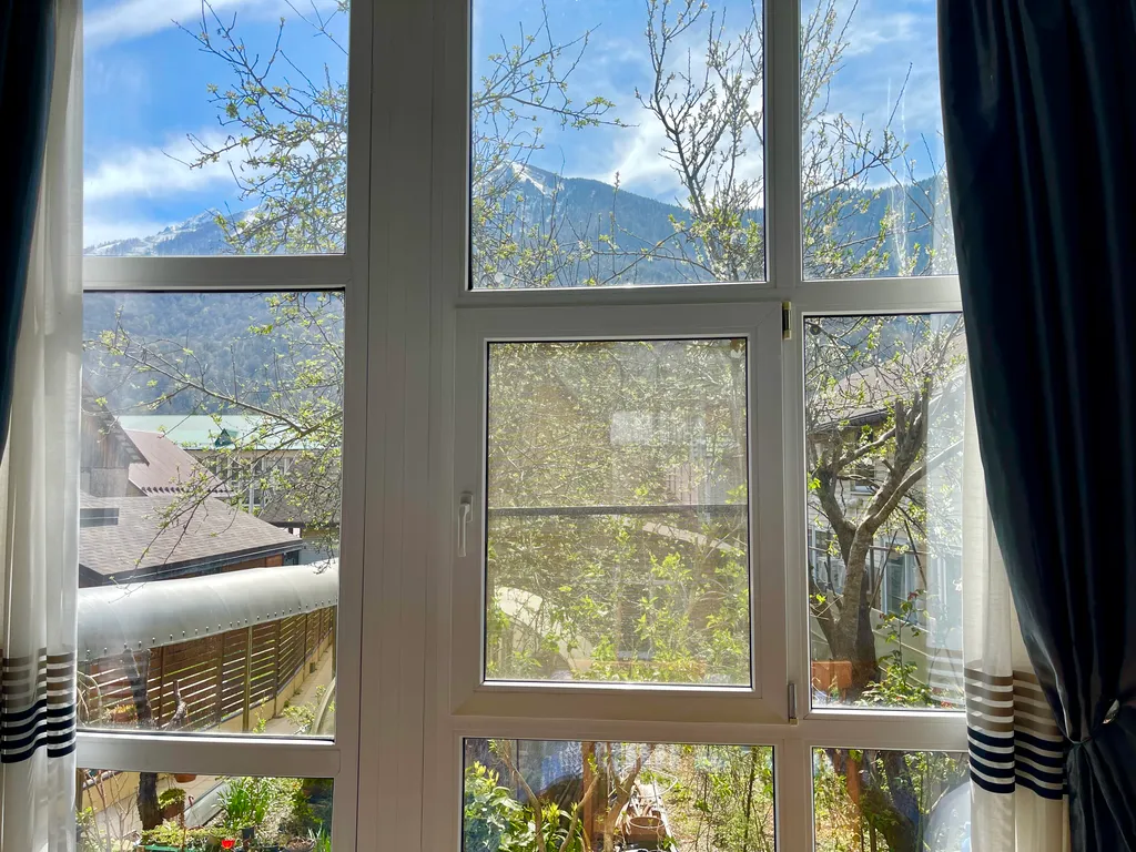 Коттедж в центре Красной Поляны с видом на горы