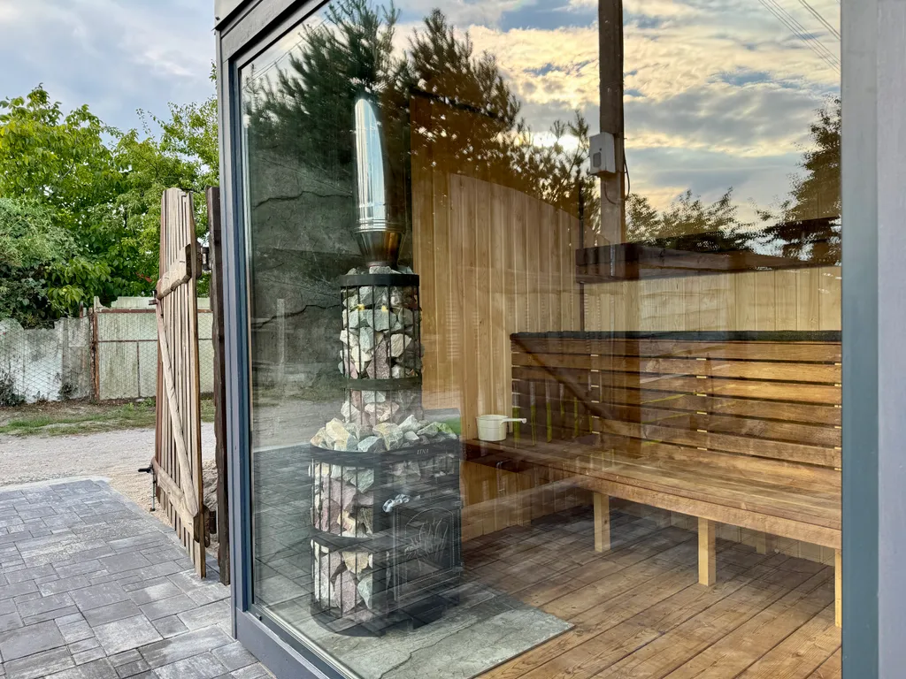 Семейный дом с баней и джакузи