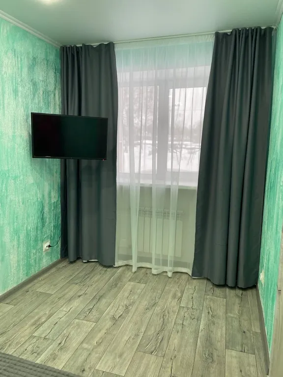 Двухкомнатная с евро ремонтом в районе 1000 мелочей