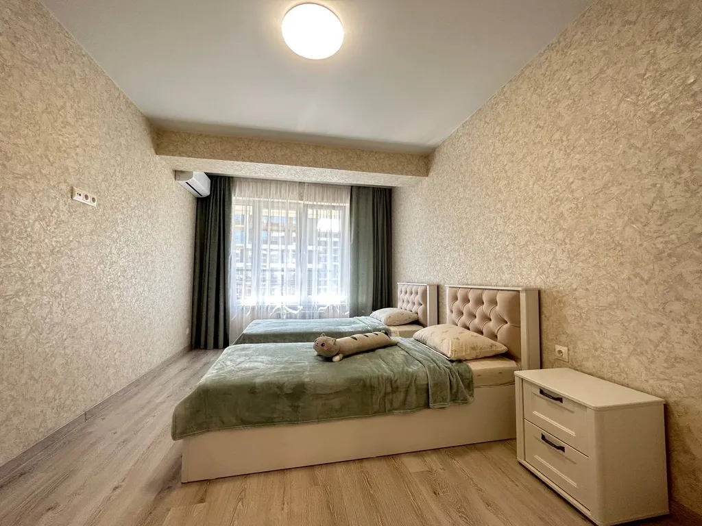 Двухкомнатная квартира на берегу моря