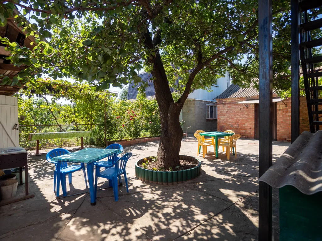 Коттедж Уютрый домик в глубине сада — аренда посуточно в Ейск