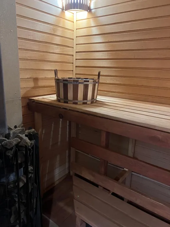 Дом с баней на берегу озера