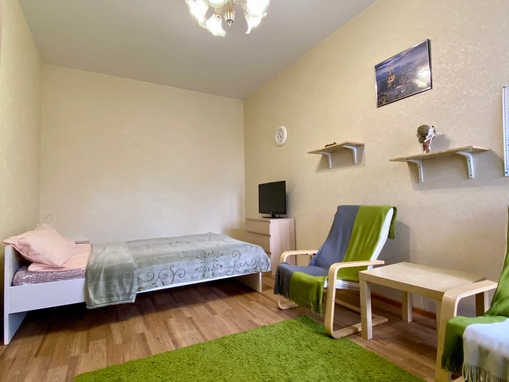 1-к квартира, 15 минут до центра на автомобиле, с парковкой у дома