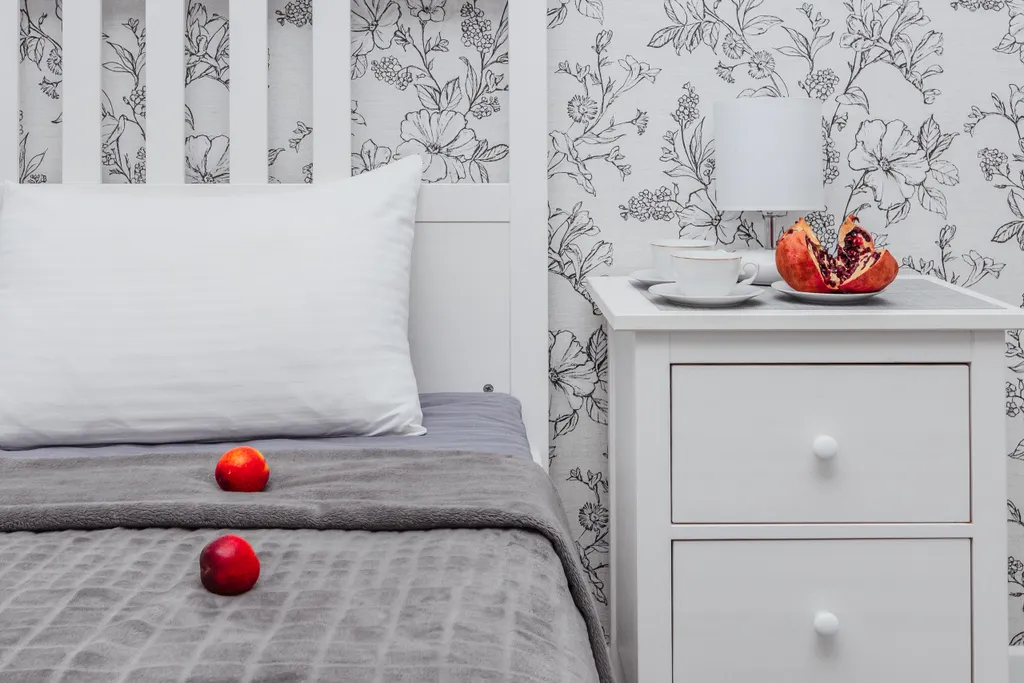 Солнечная студия со своим двориком и летним бассейном