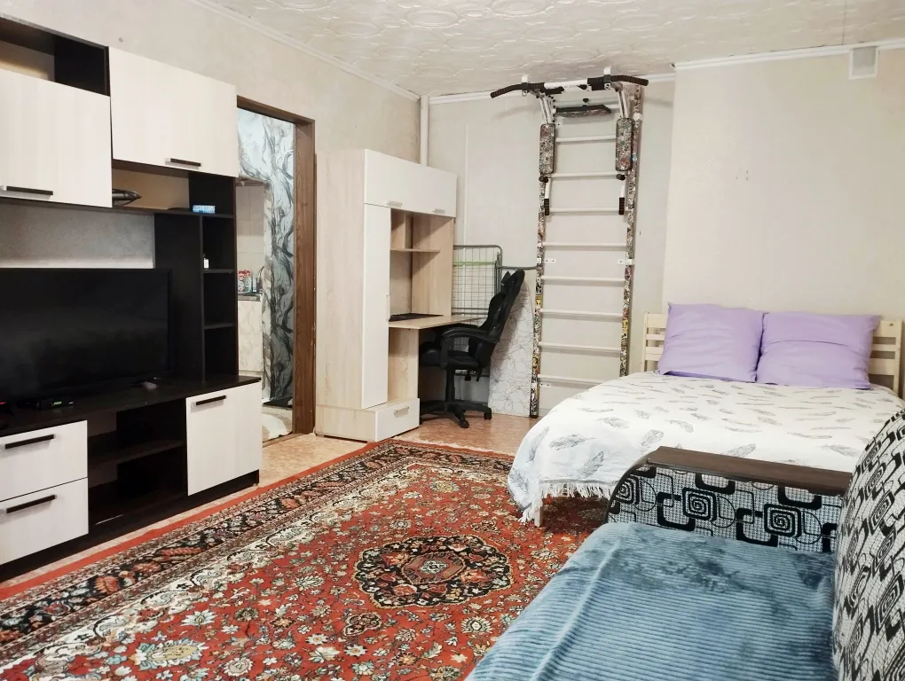 Чиcтaя, уютнaя 1-комнaтная квартирa в центpальнoм pайоне