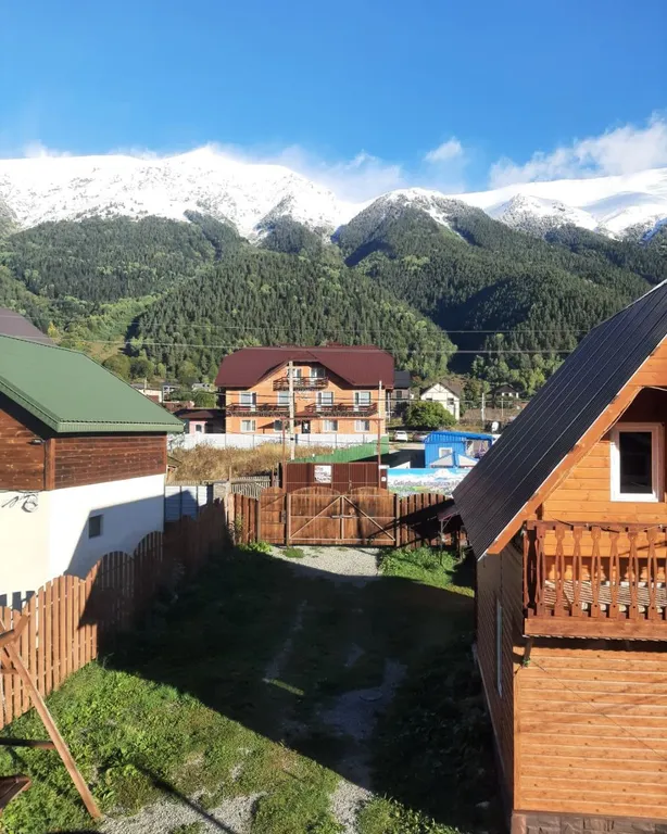 Коттедж Четырехместная половина дома Зима — Архыз