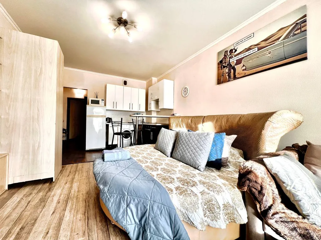 Квартира Уютная светлая студия, центр, ТЦ Вояж, парковка, кафе, аквапарк источник — Тюмень