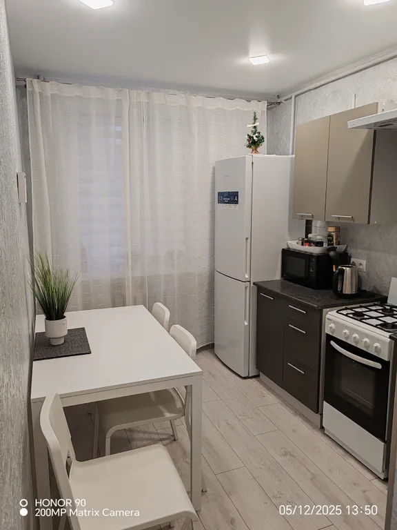 Двухкомнатная квартира, кафе "Васильки"