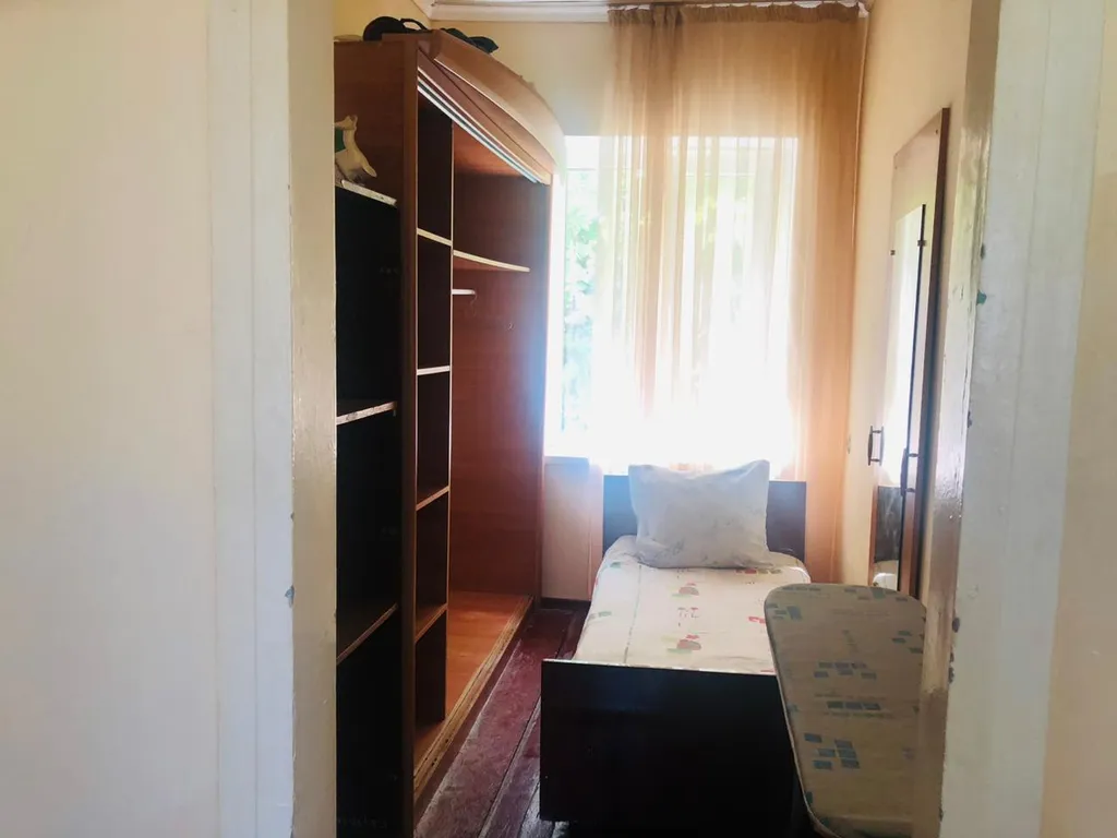 Дом для отдыха с большой беседкой