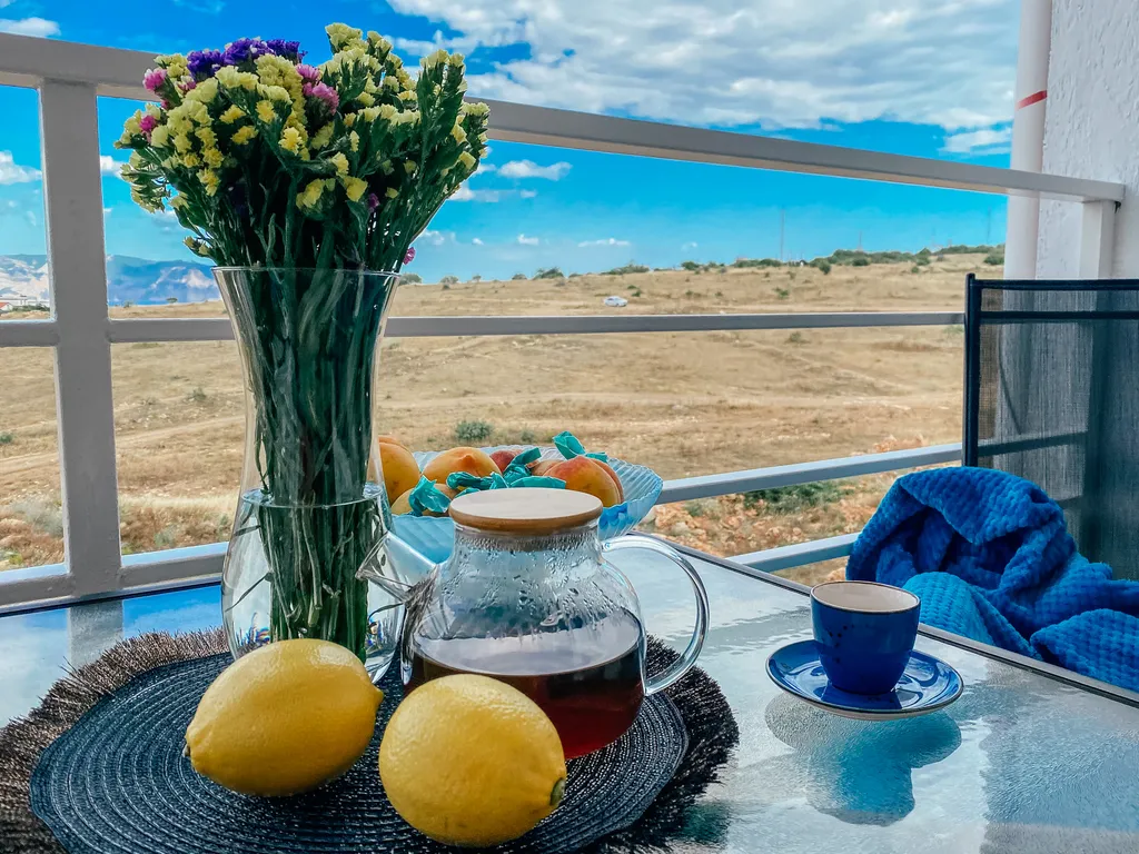 Квартира Стильные апартаменты студия с видом на горы и море — Севастополь